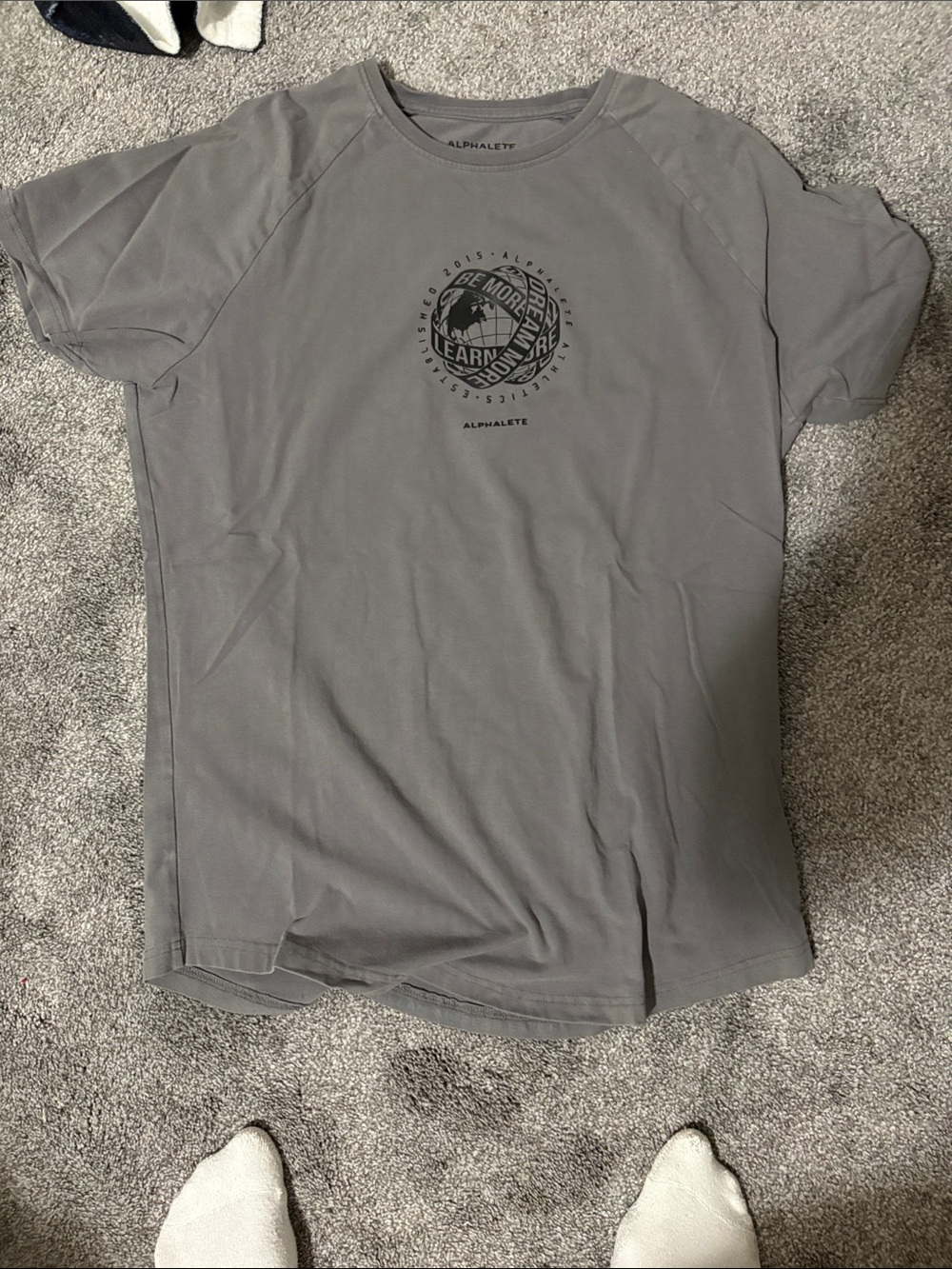 Alphalete Men's Gray Crewneck Graphic Short Sleeve Tee